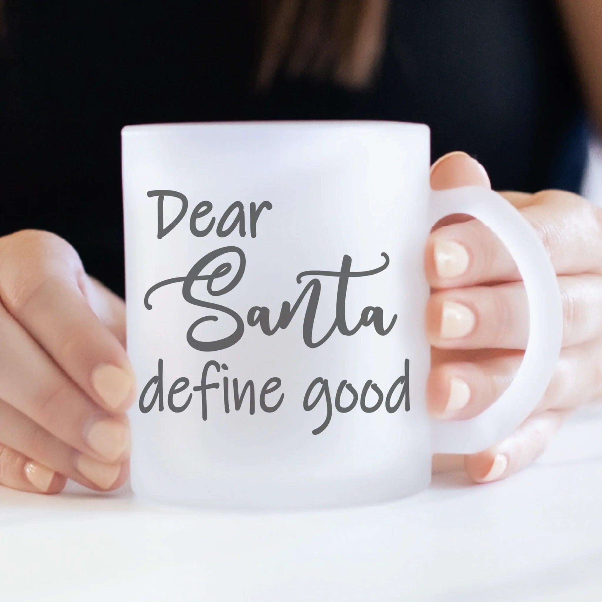 Amies assises devant la cheminée (édition limitée de Noël)) - mug personnalisé en verre dépoli